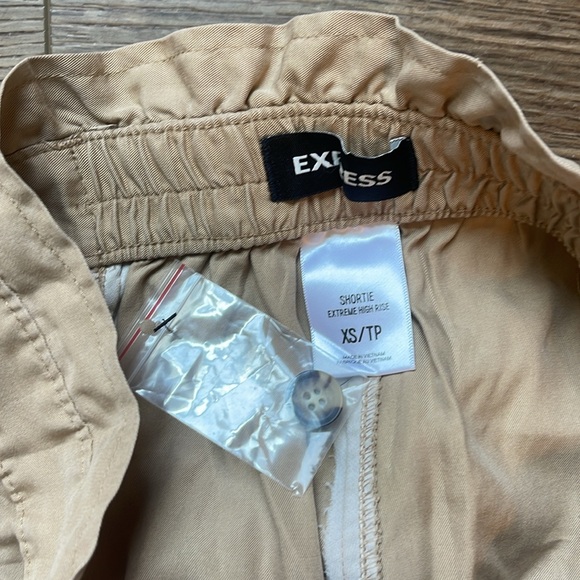 Express High Rise Button Fly - Picture 3 of 5